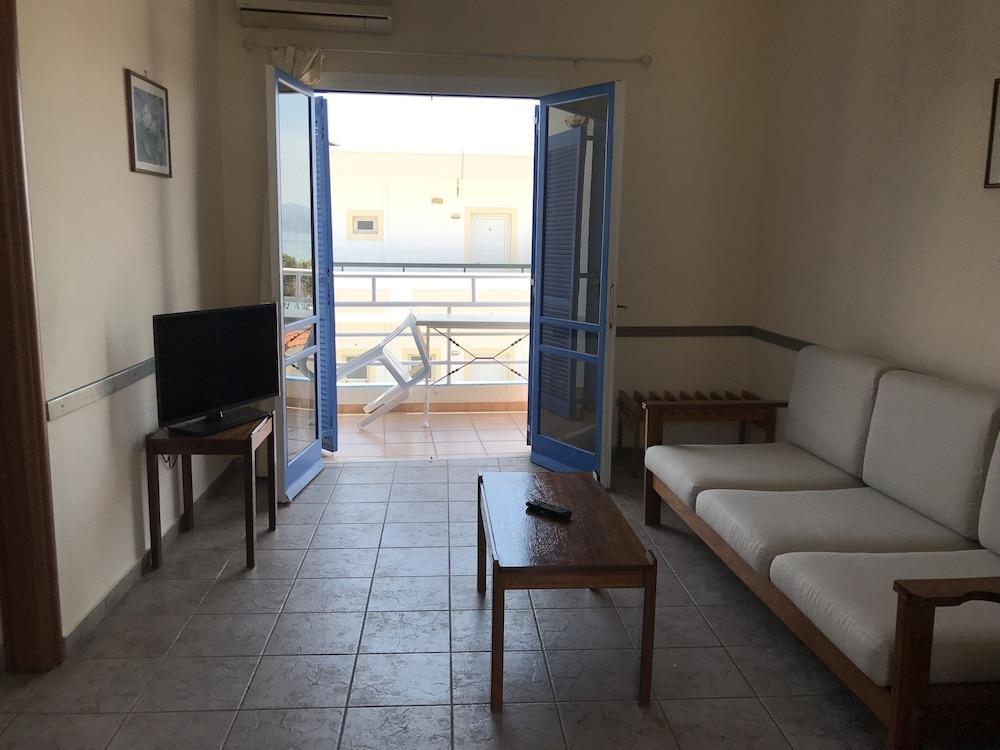 Amazones Villas Apartments Hersonissos  Exteriör bild