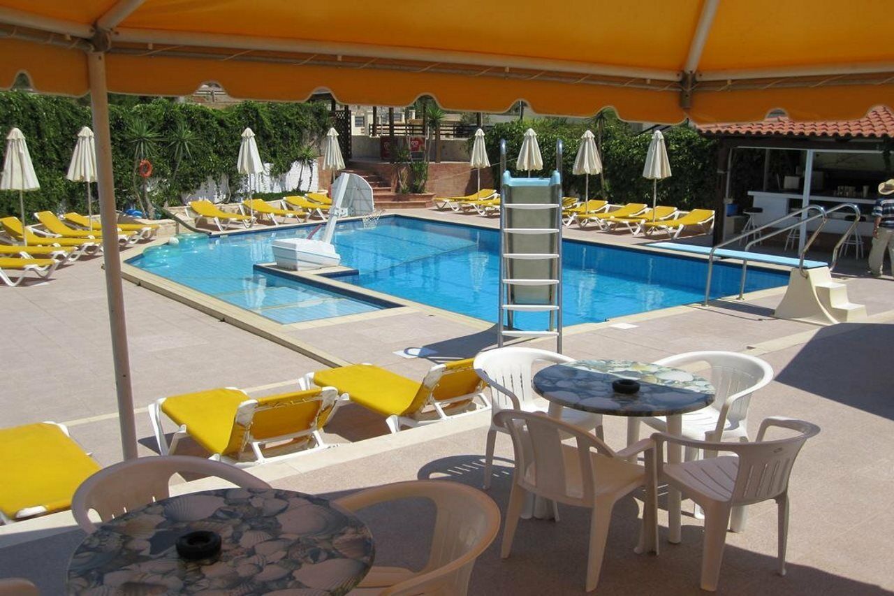 Amazones Villas Apartments Hersonissos  Exteriör bild